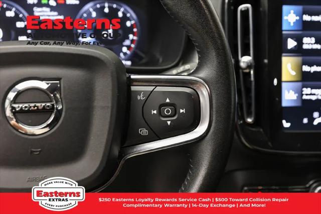 2021 Volvo XC40 T5 Momentum