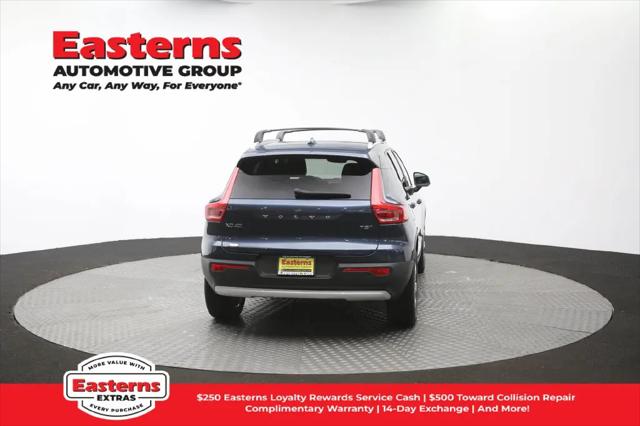 2021 Volvo XC40 T5 Momentum