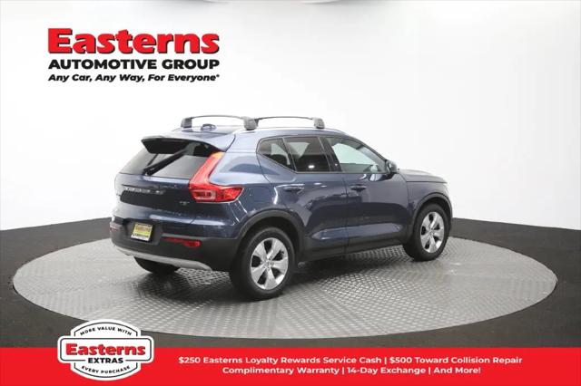 2021 Volvo XC40 T5 Momentum