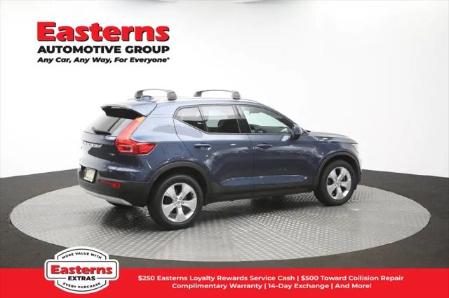 2021 Volvo XC40 T5 Momentum