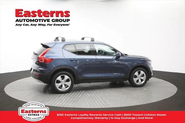 2021 Volvo XC40 T5 Momentum
