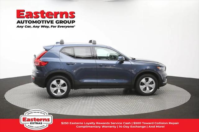 2021 Volvo XC40 T5 Momentum
