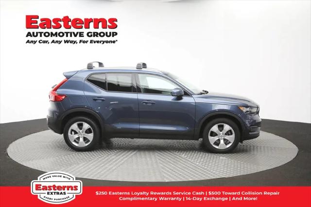 2021 Volvo XC40 T5 Momentum
