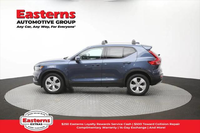 2021 Volvo XC40 T5 Momentum