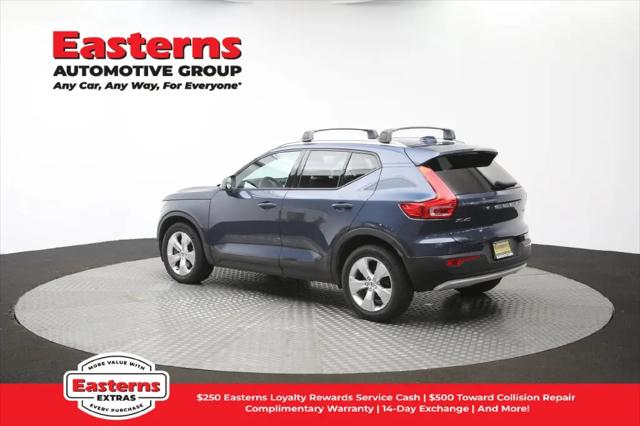 2021 Volvo XC40 T5 Momentum