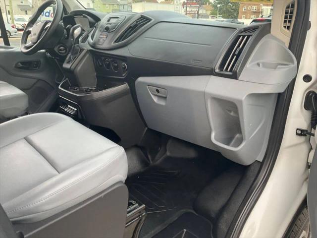 2018 Ford Transit w/Sliding Side Door w/RWB