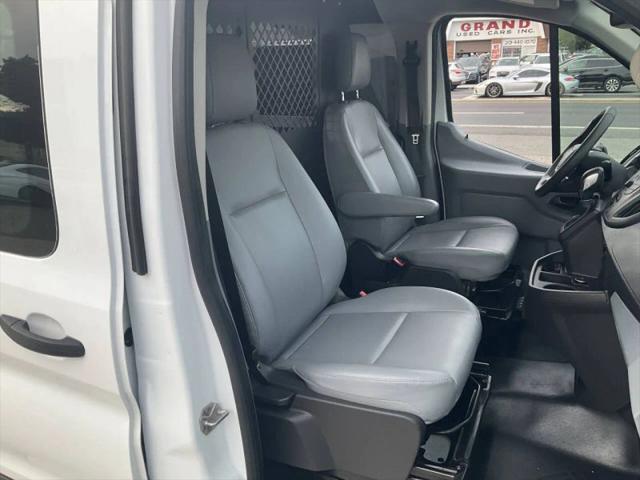 2018 Ford Transit w/Sliding Side Door w/RWB