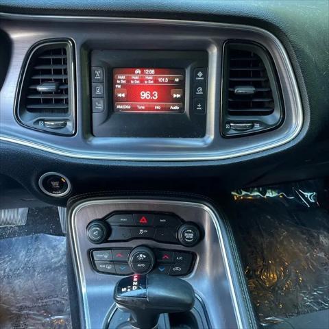 2016 Dodge Challenger SXT