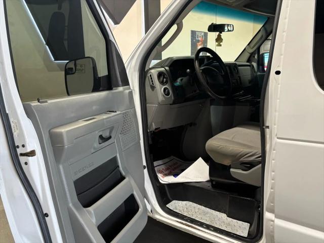 2014 Ford E-350 Super Duty XL