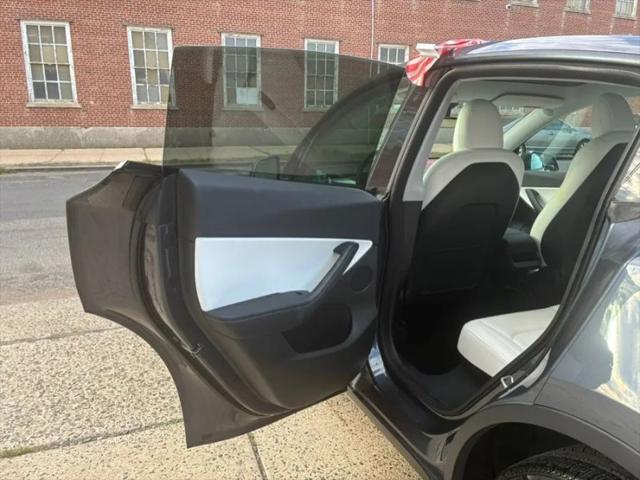 2022 Tesla Model Y Long Range Dual Motor All-Wheel Drive