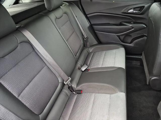 2025 Chevrolet Trax FWD LT