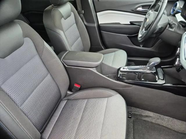 2025 Chevrolet Trax FWD LT