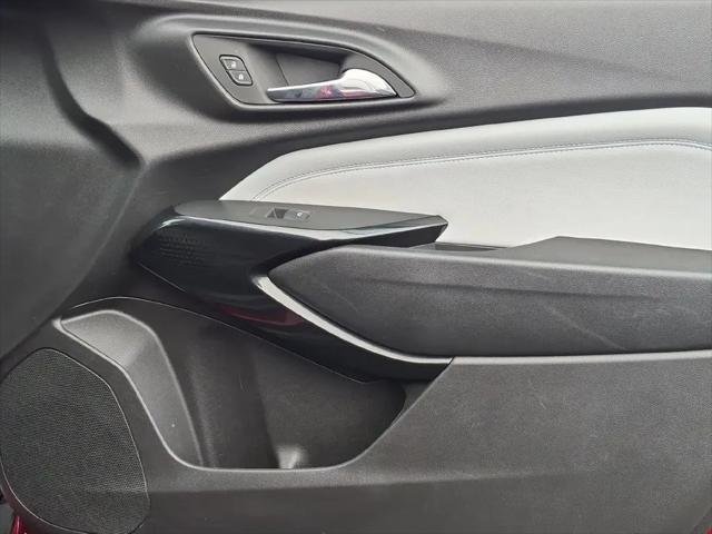 2025 Chevrolet Trax FWD LT
