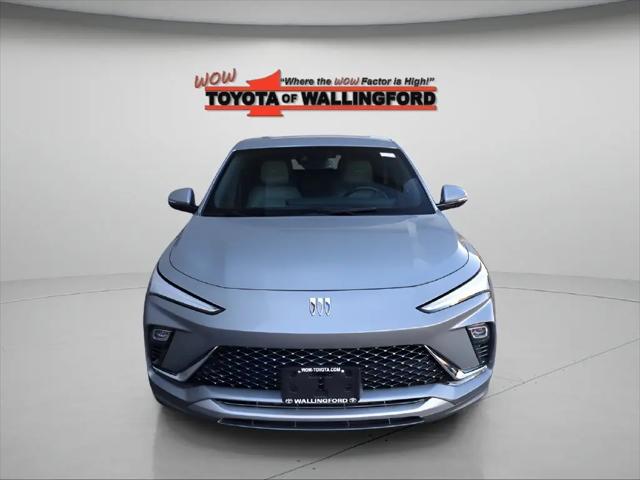 2024 Buick NV Avenir FWD