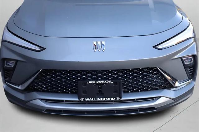 2024 Buick NV Avenir FWD