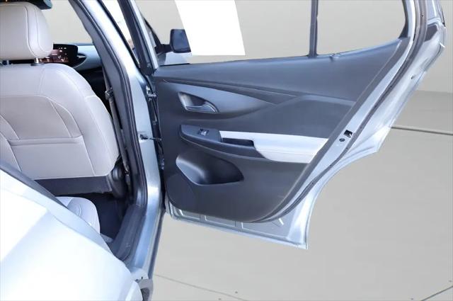 2024 Buick NV Avenir FWD