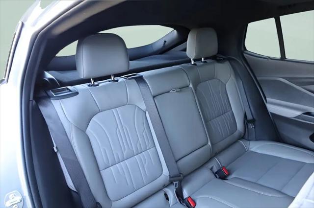 2024 Buick NV Avenir FWD