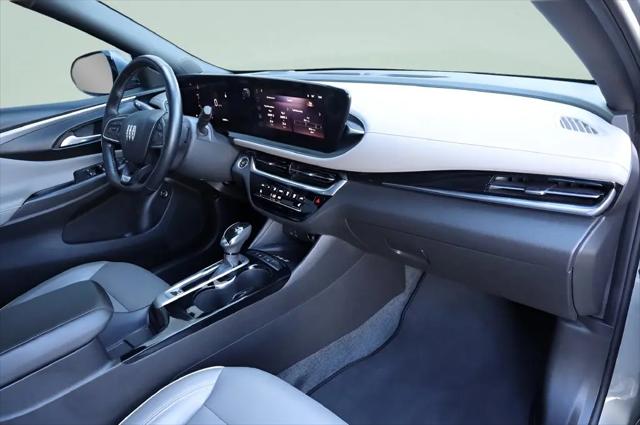 2024 Buick NV Avenir FWD