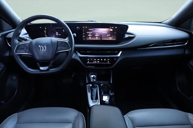 2024 Buick NV Avenir FWD