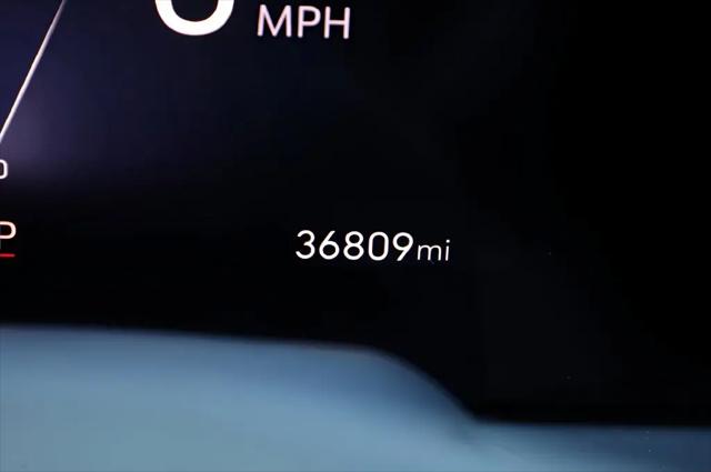 2024 Buick NV Avenir FWD