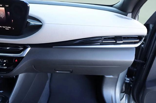 2024 Buick NV Avenir FWD