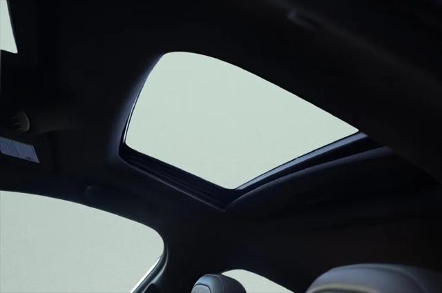 2024 Buick NV Avenir FWD