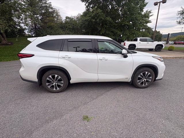 2022 Toyota Highlander Hybrid XLE for sale in Muncy, PA