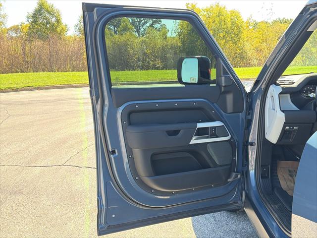 2021 Land Rover Defender 110 SE