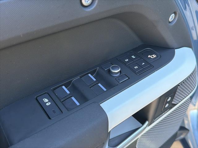 2021 Land Rover Defender 110 SE