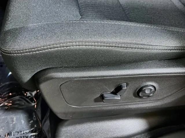 2019 Ram 1500 Big Horn/Lone Star Crew Cab 4x2 57 Box
