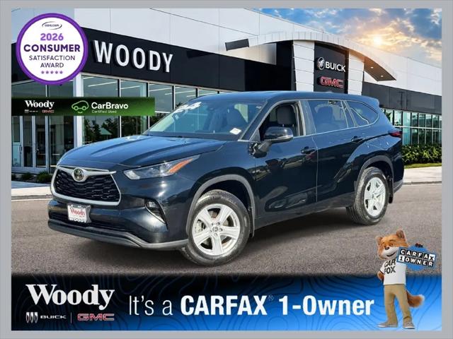 2024 Toyota Highlander LE for sale in Naperville, IL