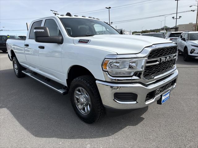 2024 RAM 2500 Tradesman Crew Cab 4x4 8 Box
