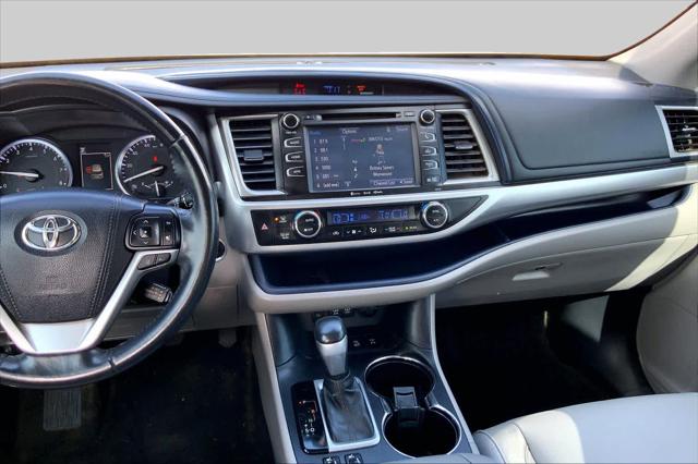 Used 2017 Toyota Highlander XLE For Sale in Lubbock, TX