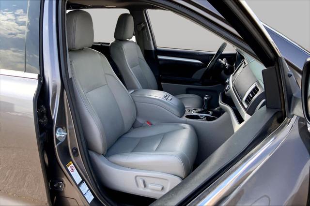 Used 2017 Toyota Highlander XLE For Sale in Lubbock, TX