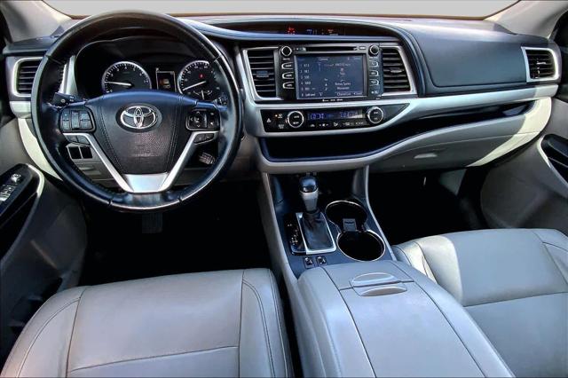 Used 2017 Toyota Highlander XLE For Sale in Lubbock, TX