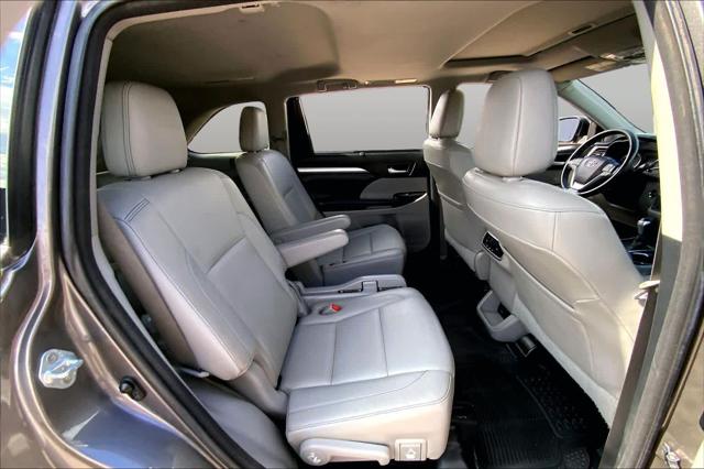 Used 2017 Toyota Highlander XLE For Sale in Lubbock, TX