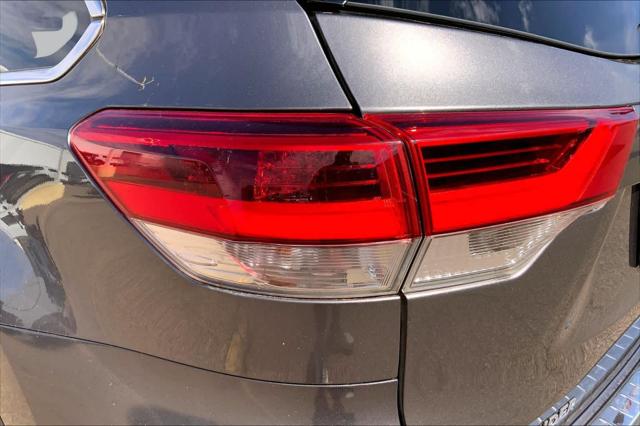Used 2017 Toyota Highlander XLE For Sale in Lubbock, TX