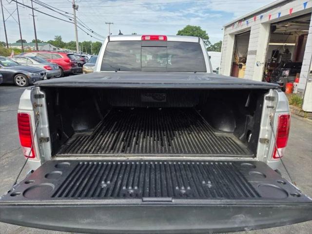 2017 Ram 1500 Laramie Crew Cab 4x4 57 Box