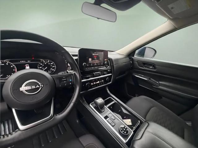 2025 Nissan Pathfinder SV 4WD