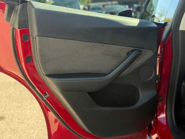 2023 Tesla Model Y Base