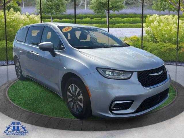 2023 Chrysler Pacifica Hybrid Touring L for sale near Fairfield, OH