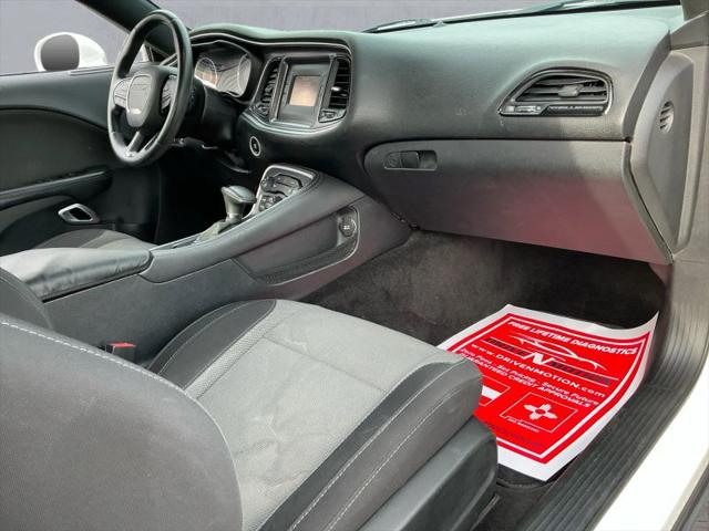 2015 Dodge Challenger SXT