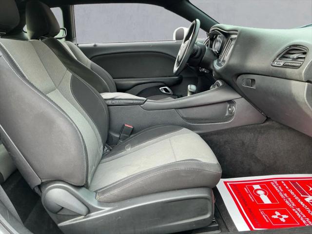 2015 Dodge Challenger SXT
