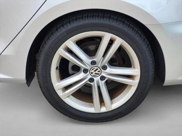 2015 Volkswagen Passat 1.8T SEL Premium