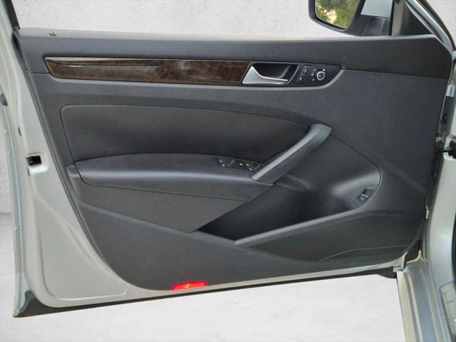 2015 Volkswagen Passat 1.8T SEL Premium
