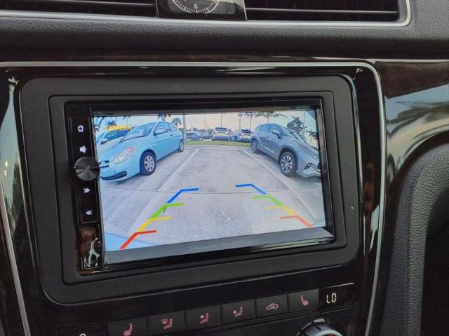 2015 Volkswagen Passat 1.8T SEL Premium