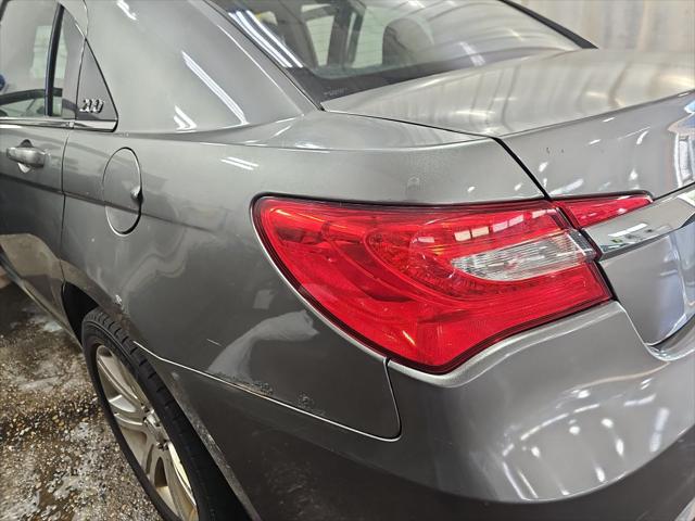 2011 Chrysler 200 Touring