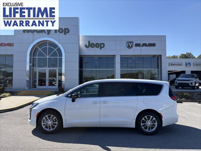 2027 Chrysler Pacifica Select for sale in Kodak, TN