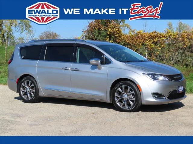 2017 Chrysler Pacifica Limited for sale in Oconomowoc, WI