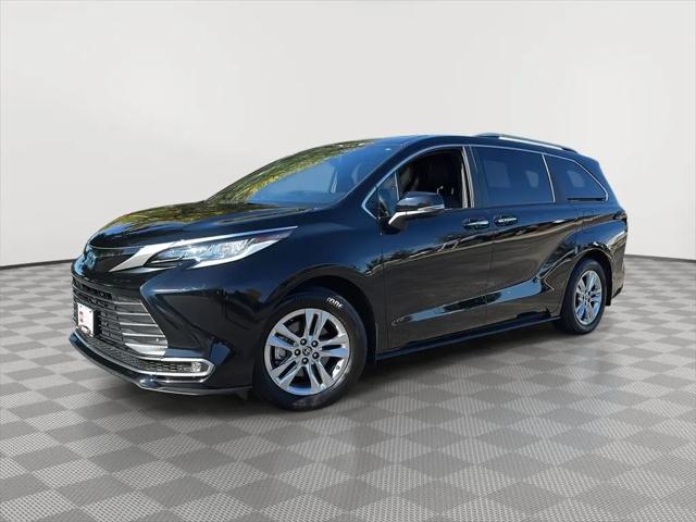 2025 Toyota Sienna Limited for sale in Madison, WI